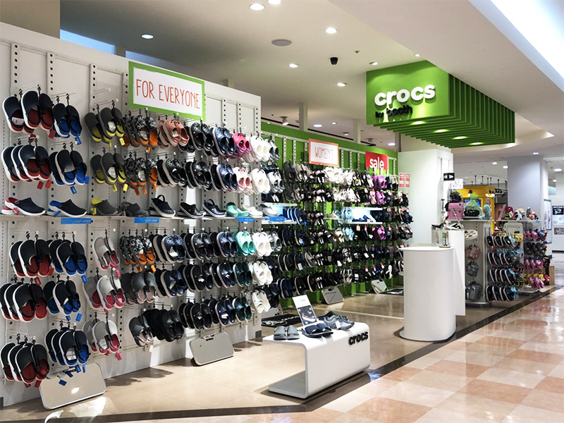 crocs aeon mall